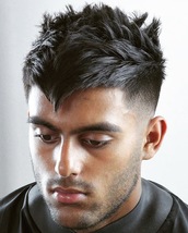 disconnected texture Loads of texture on this thick head of hair to create as much movement as possi