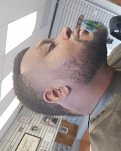 TAPERED Tapered hair and beard